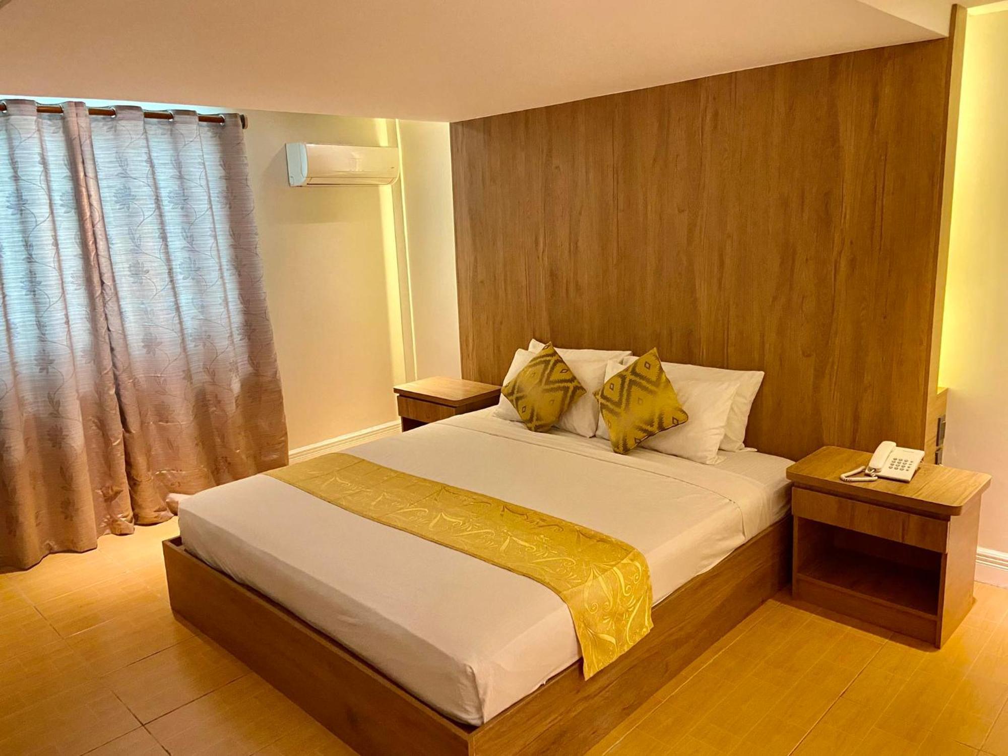 Hotel Euroasia By Bluebookers Angeles Eksteriør bilde